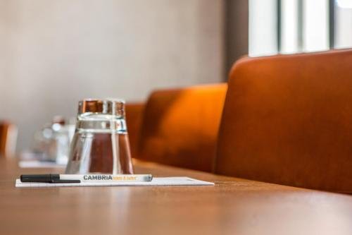 Фото Renaissance Saint Elm Dallas Downtown Hotel