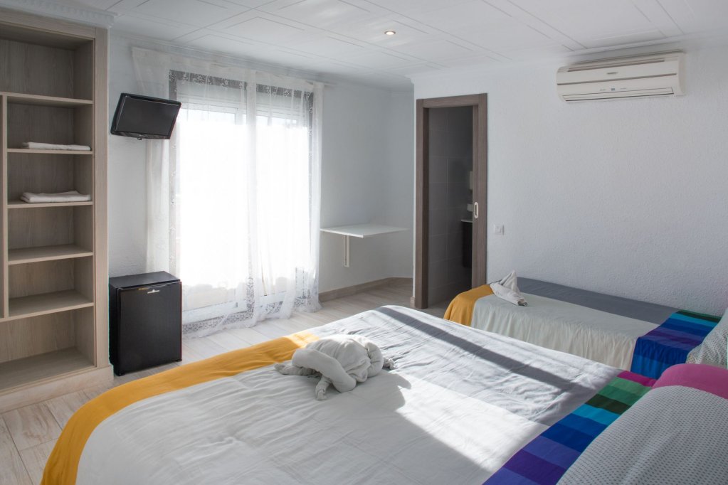 Фото Hostal Pardo