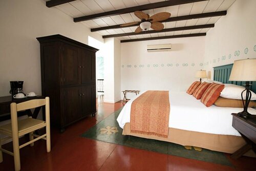 Гостиница Isla de Flores Hotel во Флоресе