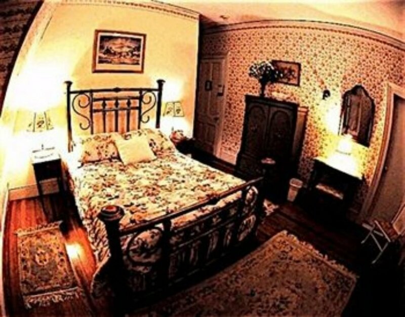 Whistler's Inn Bed & Breakfast
