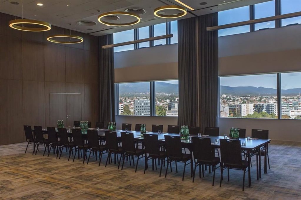 Фото Hilton Garden Inn Zagreb - Radnicka
