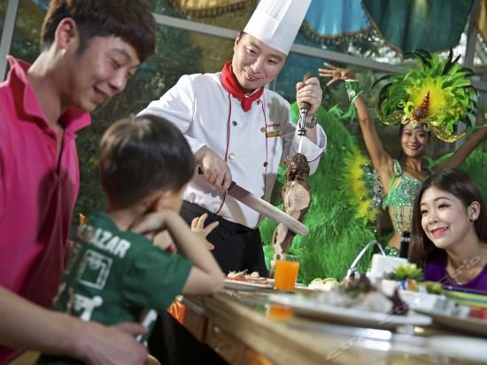 Фото The First World Hotel