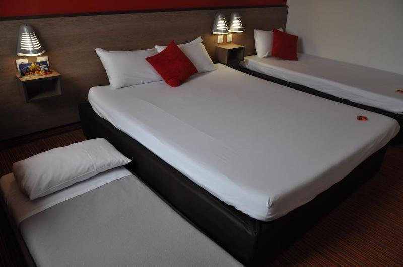 Фото Hôtel Clermont Estaing