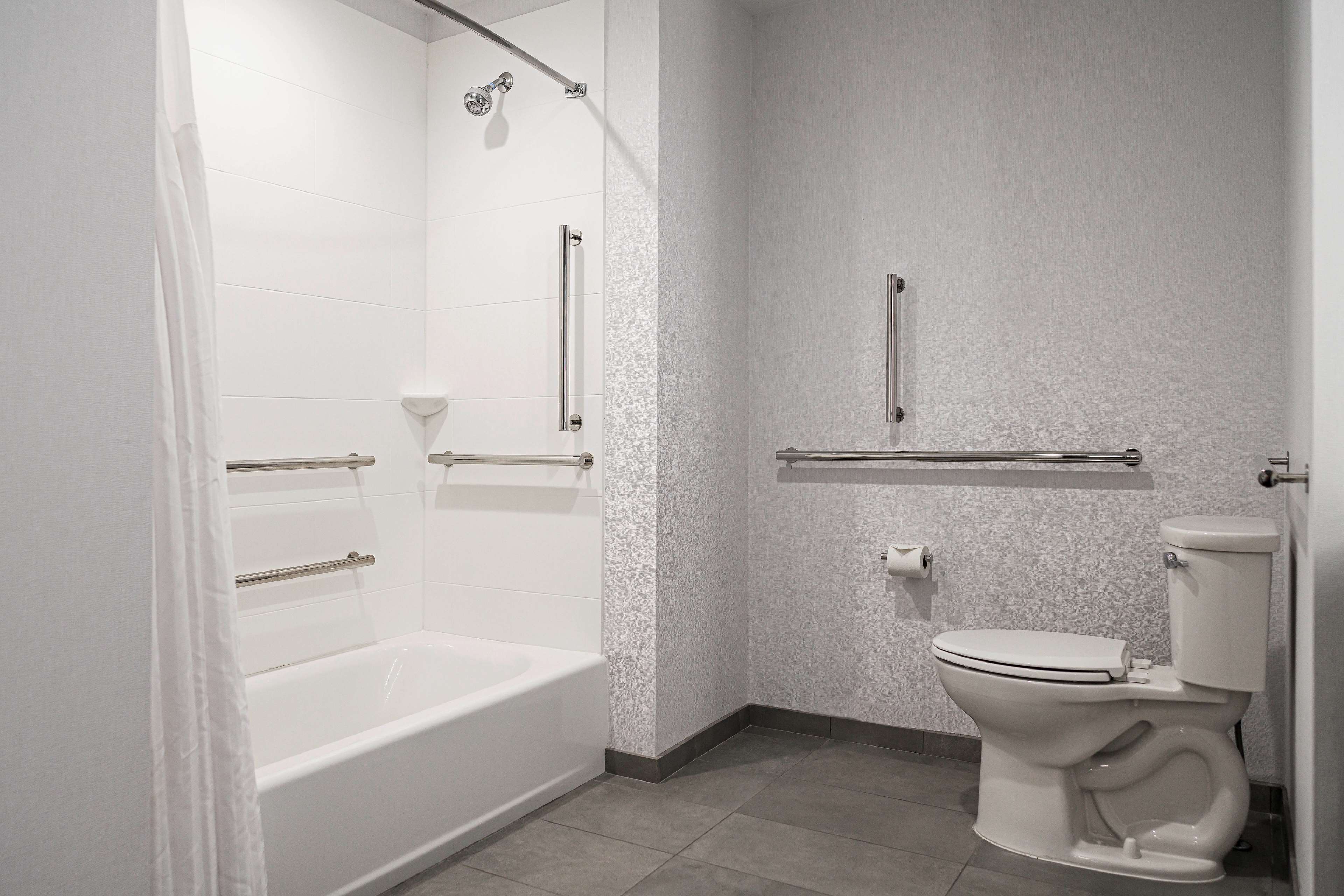 Фото Hilton Garden Inn Louisville Mall of St. Matthews