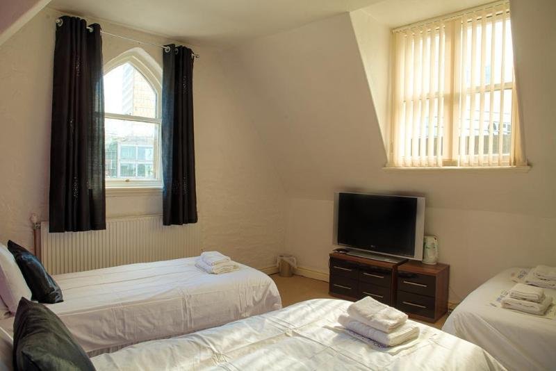 Фото The Mitre Hotel