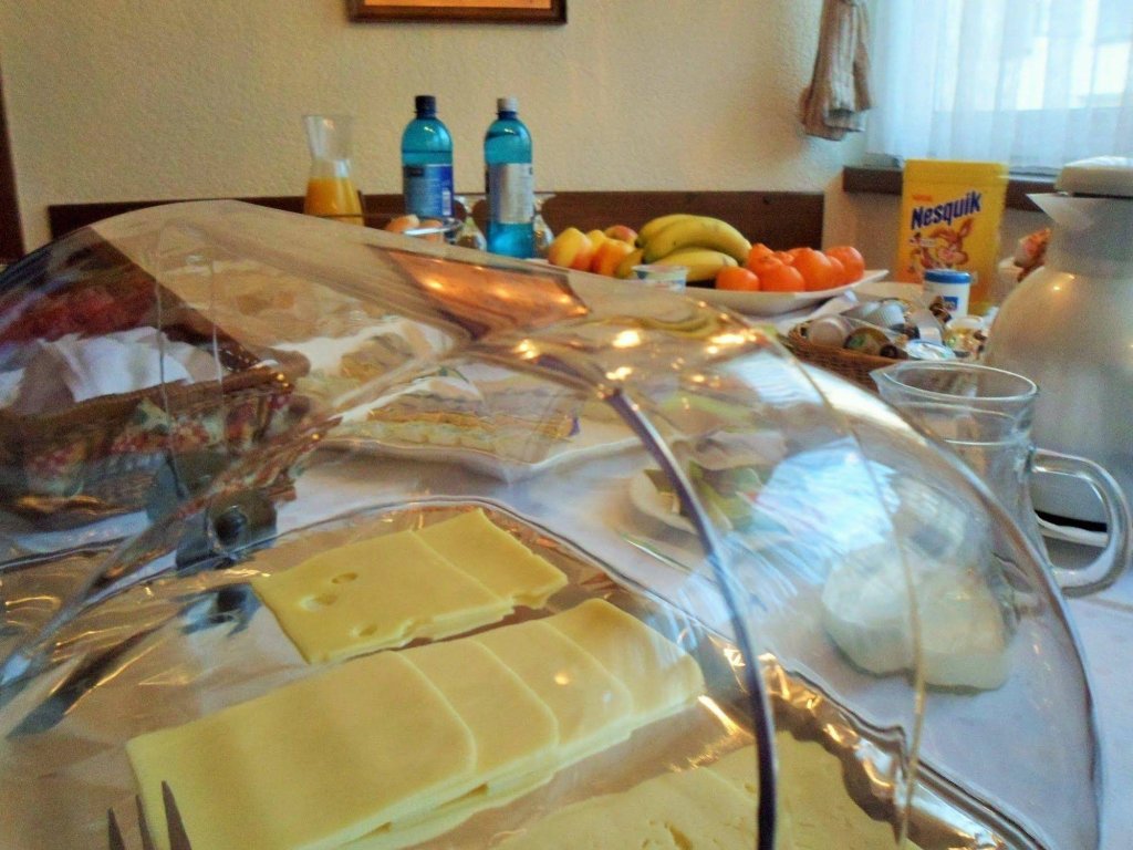 Фото Hotel zum Brunnen