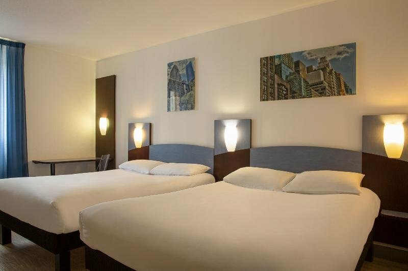 Hotel The Originals Access, Bourges, photo