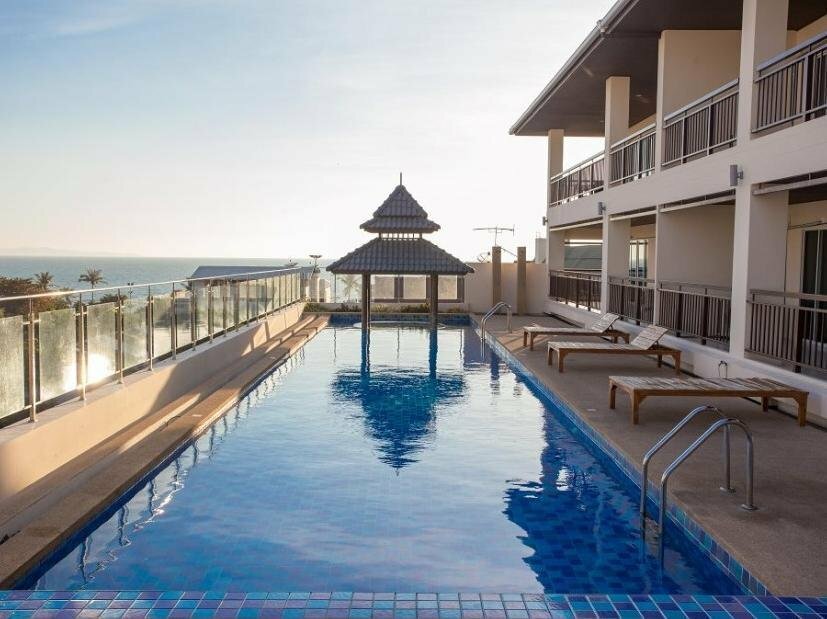 Hotel R-Con Sea Terrace, Pattaya, photo