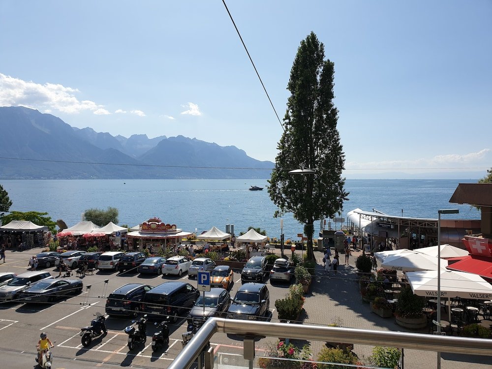 Фото Montreux Lake View Apartments City Centre