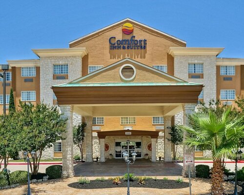 Гостиница Comfort Inn & Suites Texas Hill Country