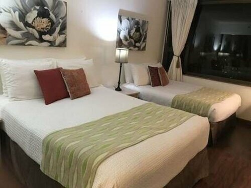 Гостиница Tower 2 Suite 1908 - Qp 1 Bedroom Home в Гонолулу