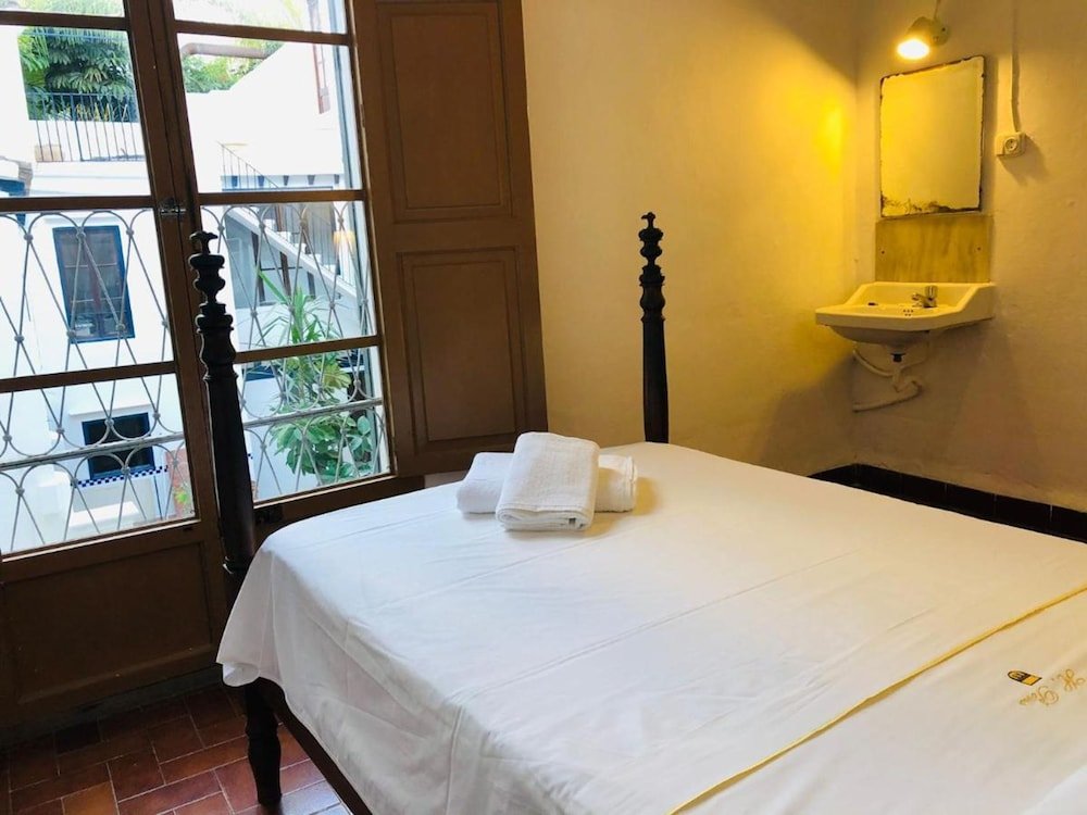 Фото Hostal Pons