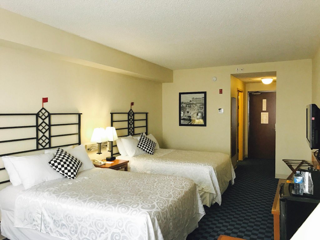 Фото Seven Sebring Raceway Hotel