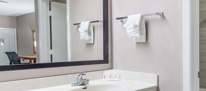 Фото Days Inn by Wyndham Houston-Galleria Tx