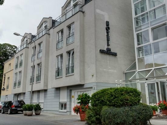 Гостиница Hotel am Schlosspark в Висбадене