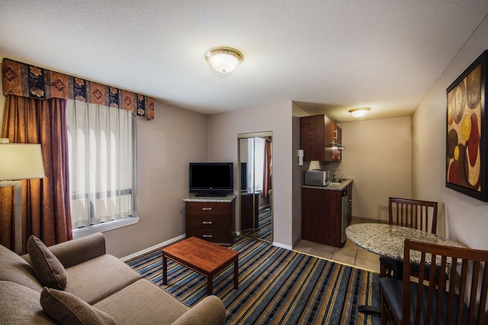 Фото Quality Inn & Suites