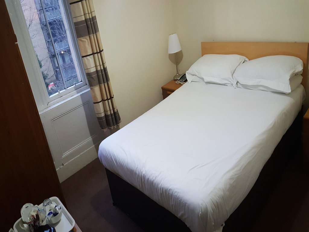 Фото McLays Guest House