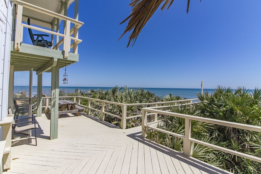 Фото Oasis Beach House