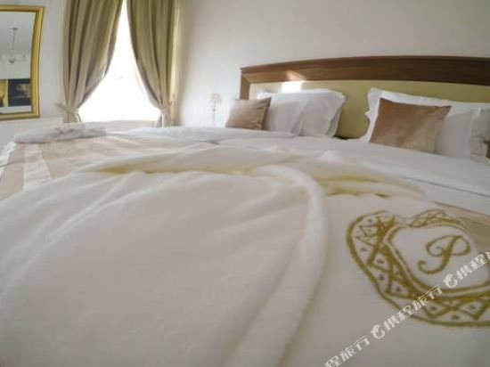 Фото Le Premier Boutique Hotel