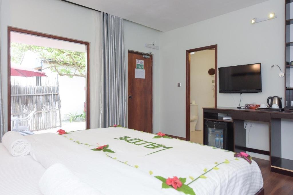 Фото отеля 2