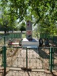 Воинам, погибшим в Гражданскую и Великую Отечественную войны (ул. 1 Мая, 11, село Поды), памятник, мемориал в Астраханской области