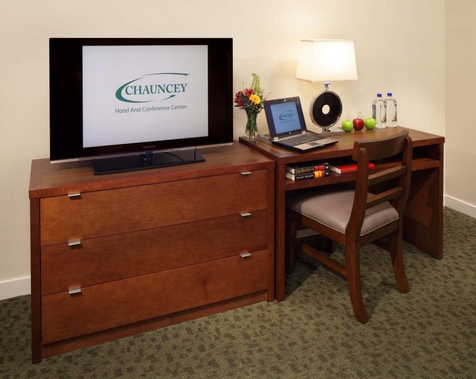 Фото Chauncey Hotel & Conference Center