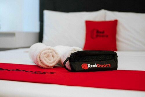 Гостиница RedDoorz @ Calceta Street Cogon в Тагбиларане