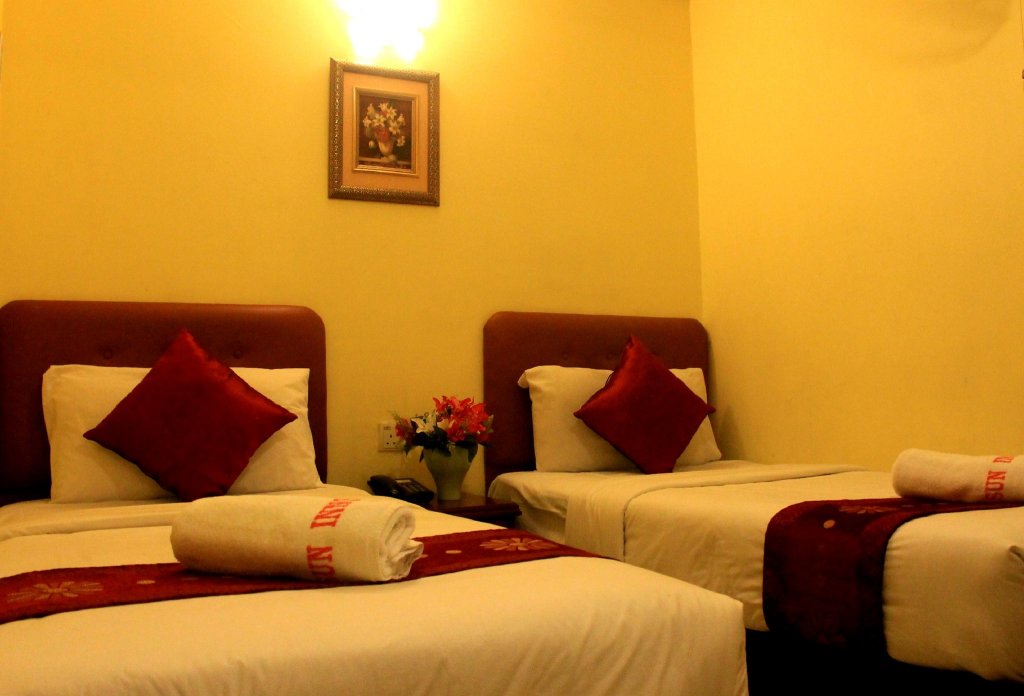 Фото Sun Inns Meru Raya