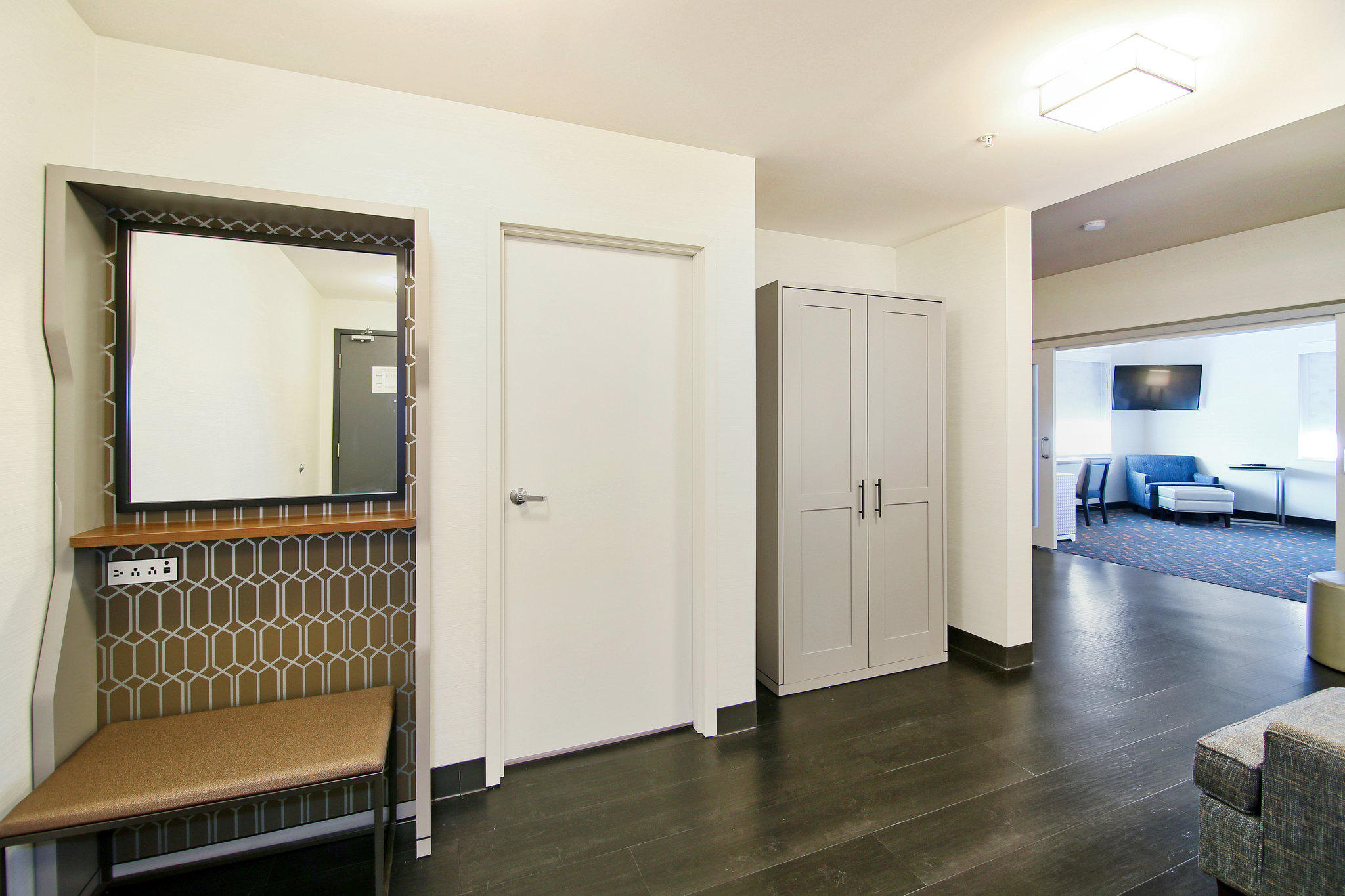 Фото Holiday Inn Hotel & Suites Calgary Airport North by IHG