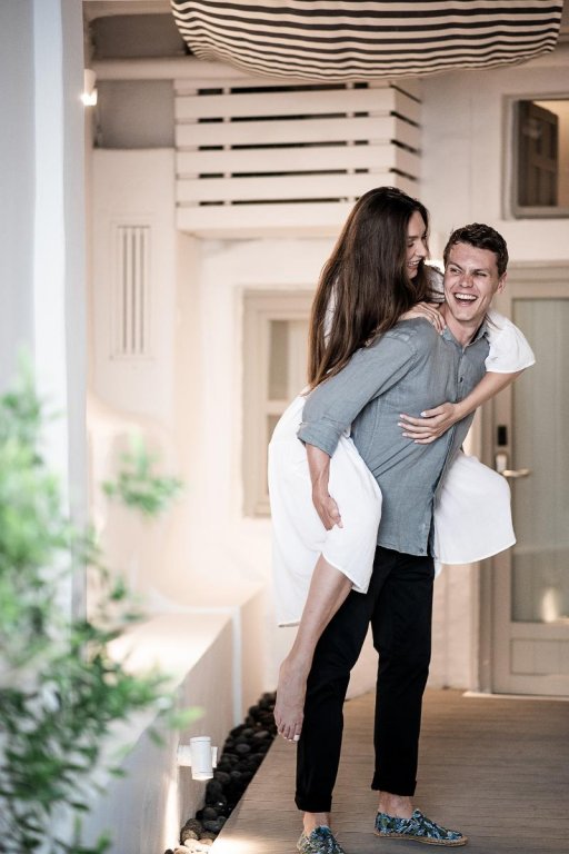 Фото On The Rocks Hotel