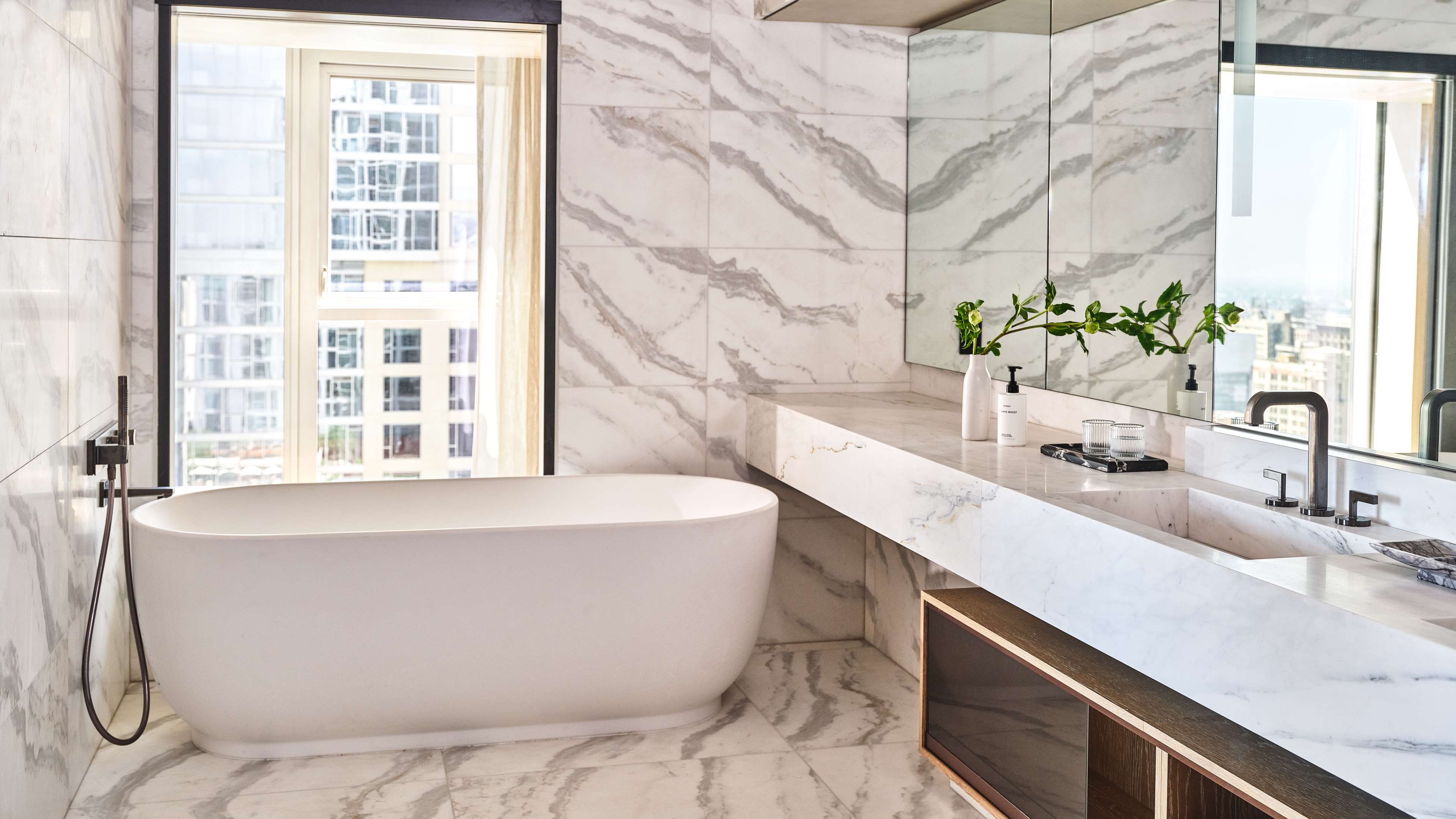 Фото Conrad Los Angeles