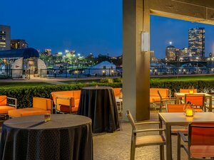 отель Royal Sonesta Boston