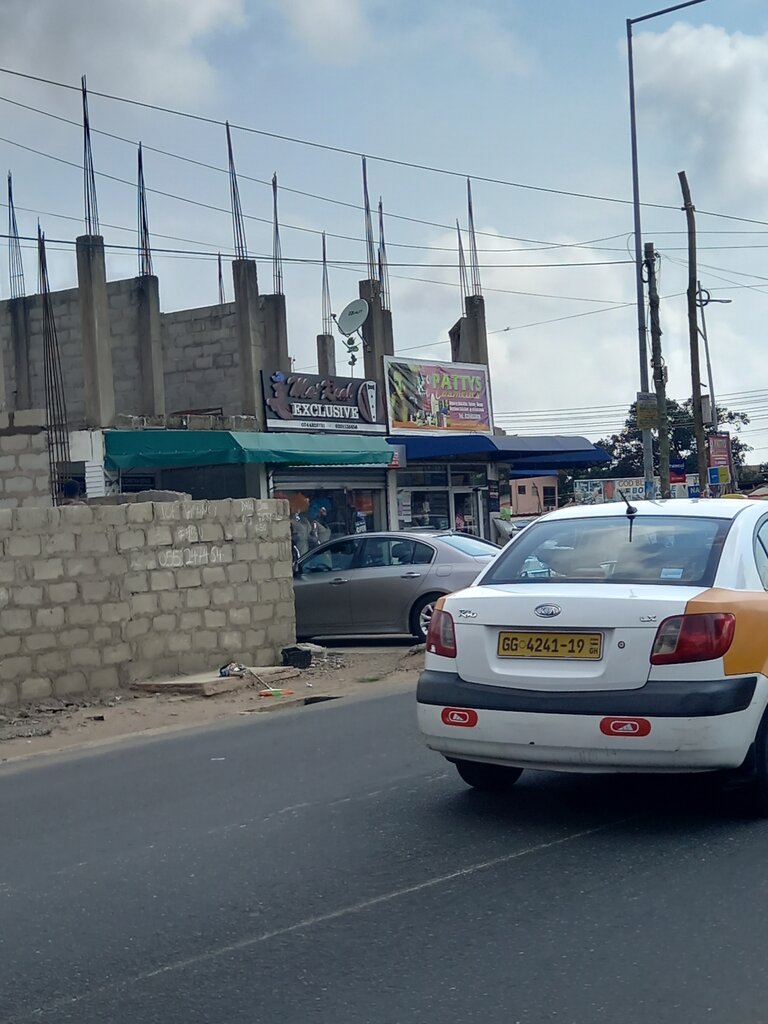 Hairdresser Ma'Real Exclusive, Accra, photo