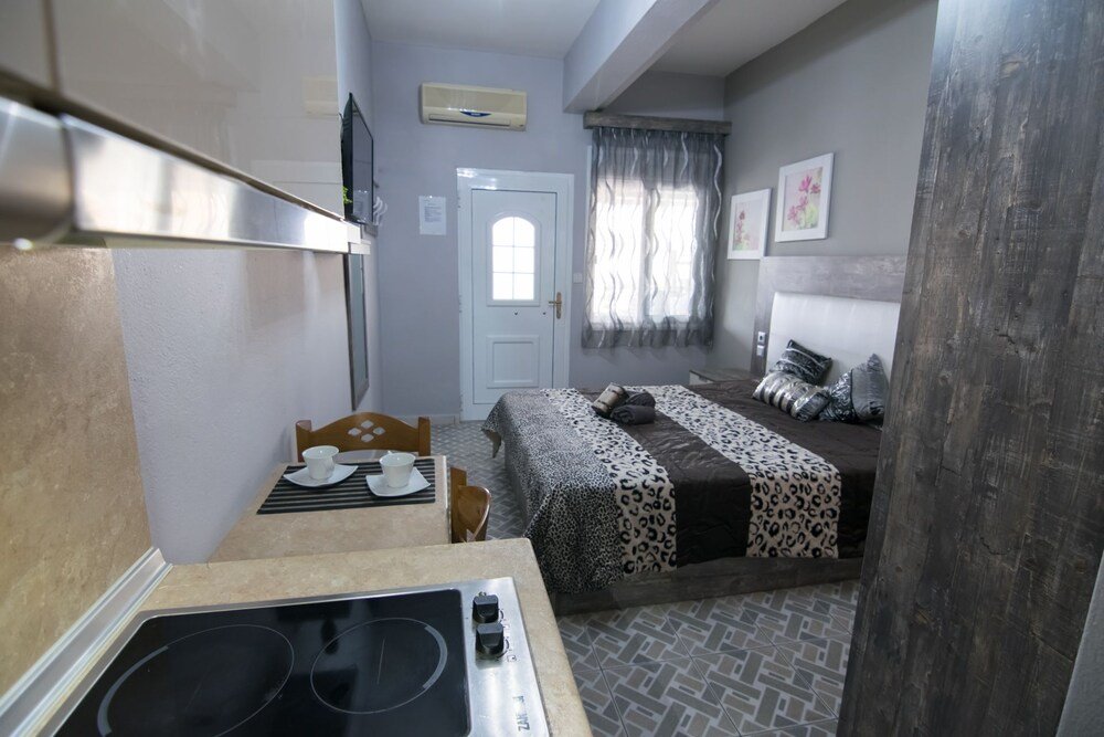 Фото Avra Comfort Rooms- Family