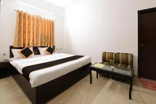 Фото Oyo 9367 Hotel Taj Galaxy