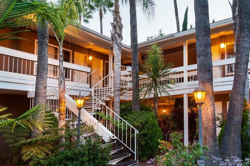 Фото Best Western Plus Carriage Inn