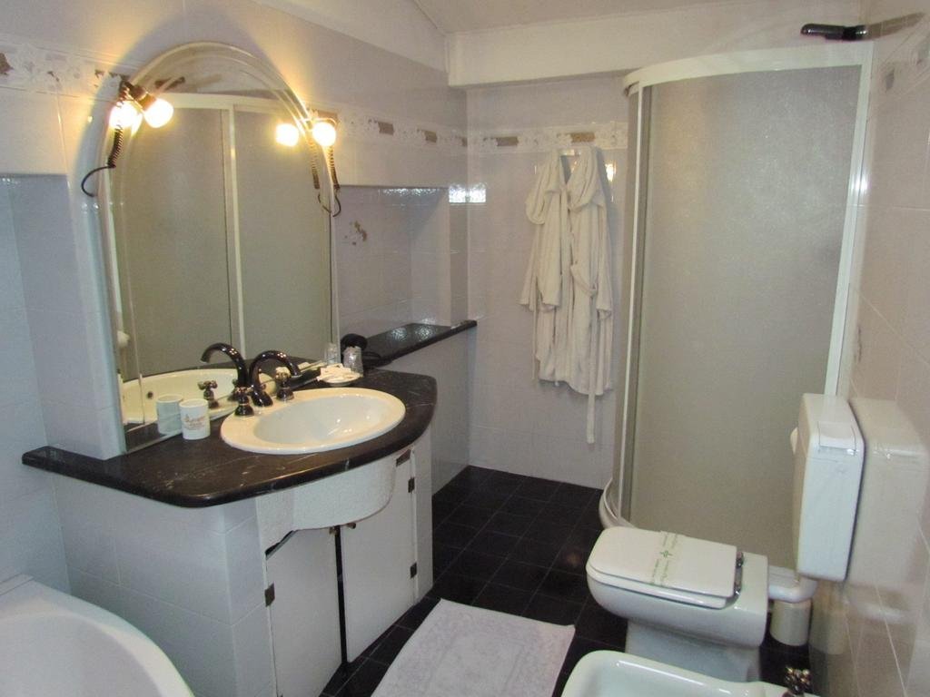 Фото Hotel Emiliana