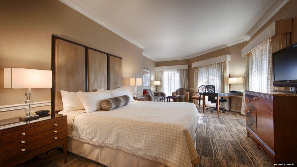 Фото Best Western Plus Novato Oaks Inn