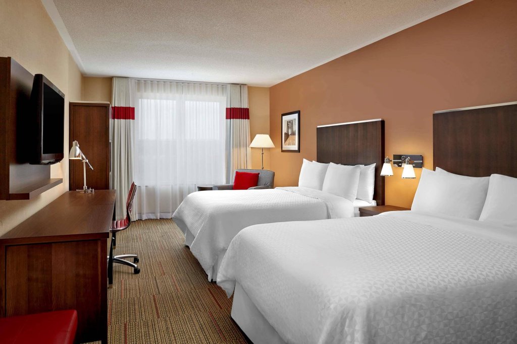 Фото Four Points by Sheraton Moncton