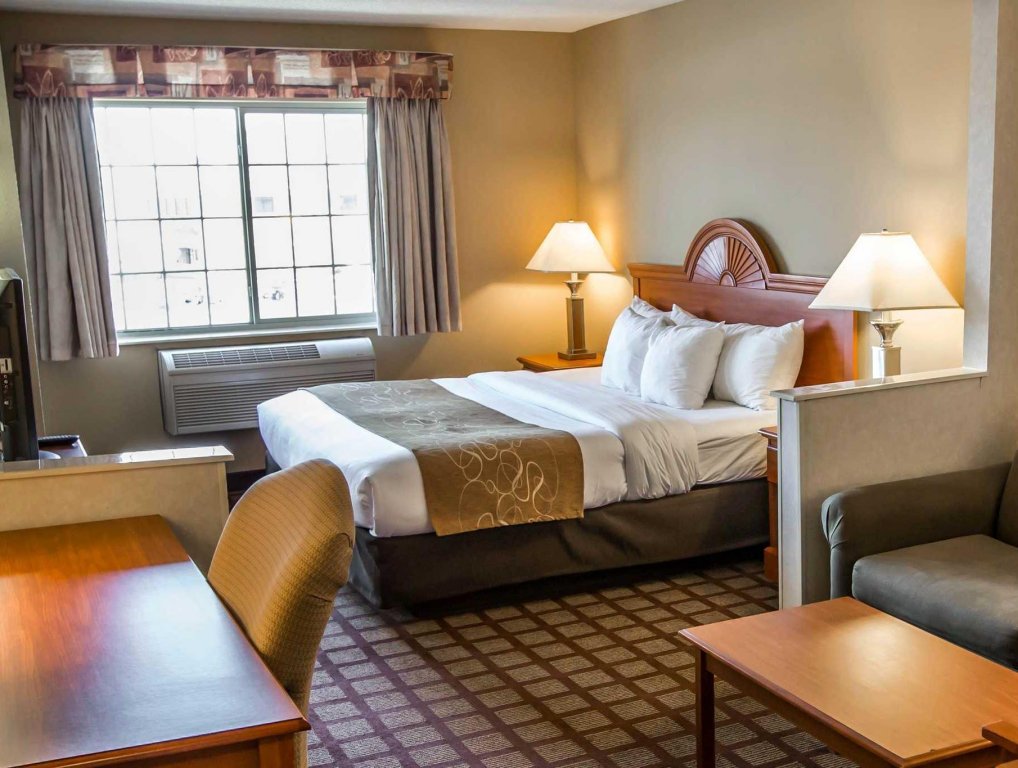 Фото Four Points by Sheraton Chicago Schaumburg