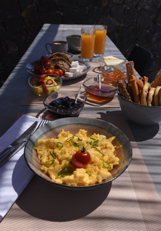 Фото Terra Nera Suites Santorini