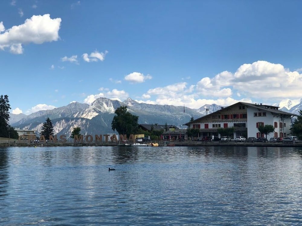 Hotel L’Eperon Center Crans wonderful view, Valais, photo