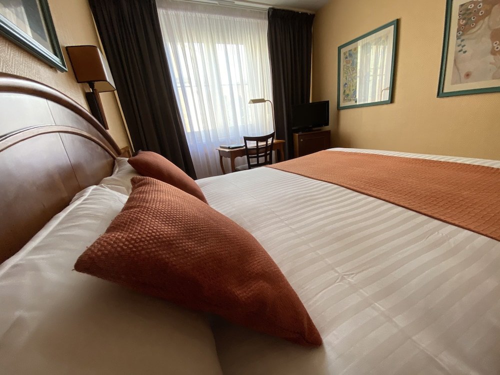 Фото Hotel De La Paix