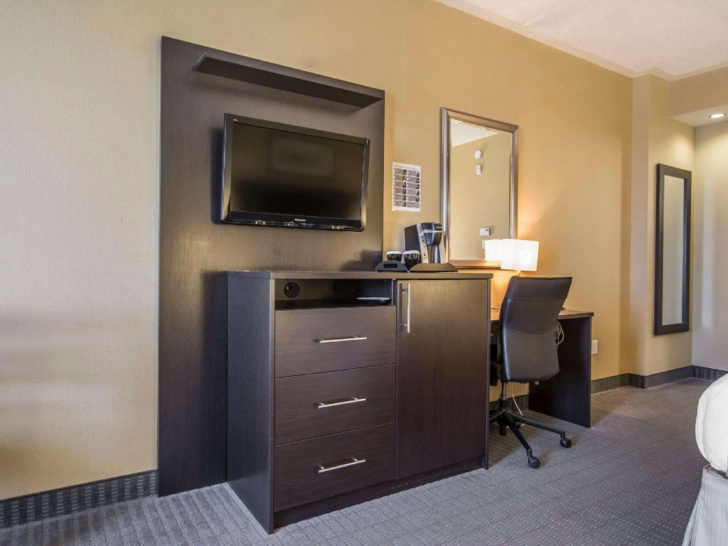 Фото Quality Inn & Suites