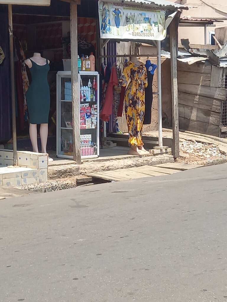 Perfume and cosmetics shop Rabash cosmetics, Accra, photo
