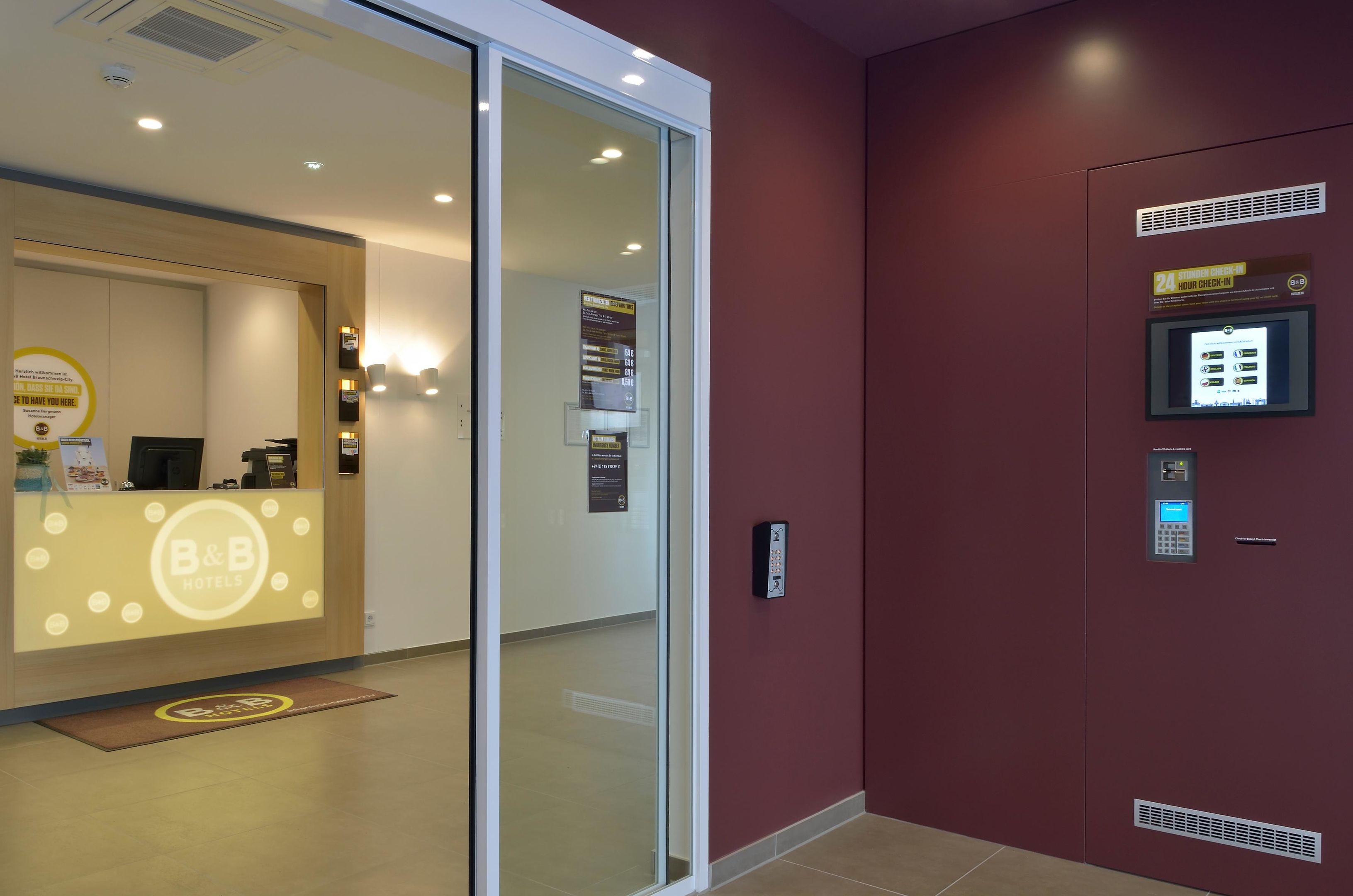 Фото B&b Hotel Braunschweig-City