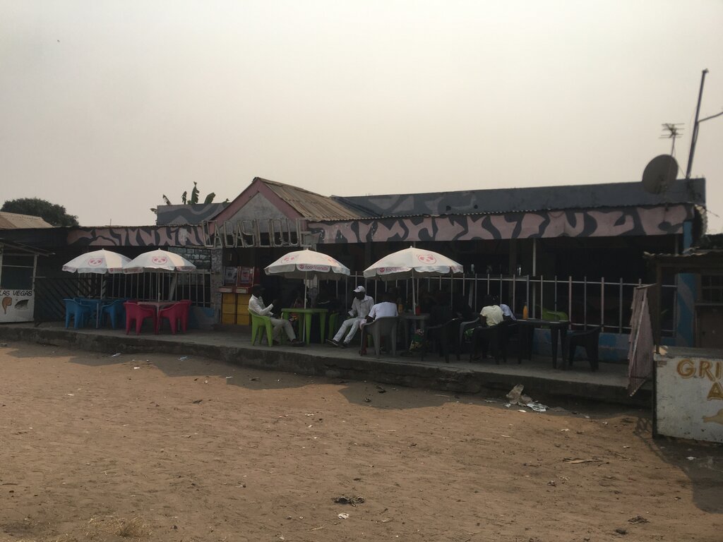 Bar, pub La Basilique, Brazzaville, photo