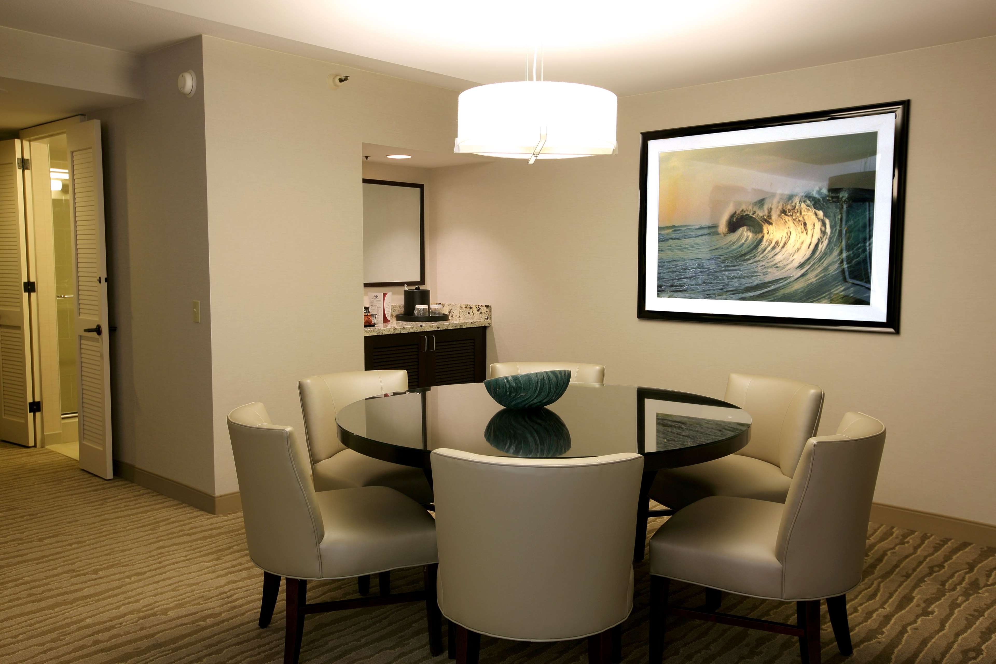 Фото Sonesta Redondo Beach & Marina