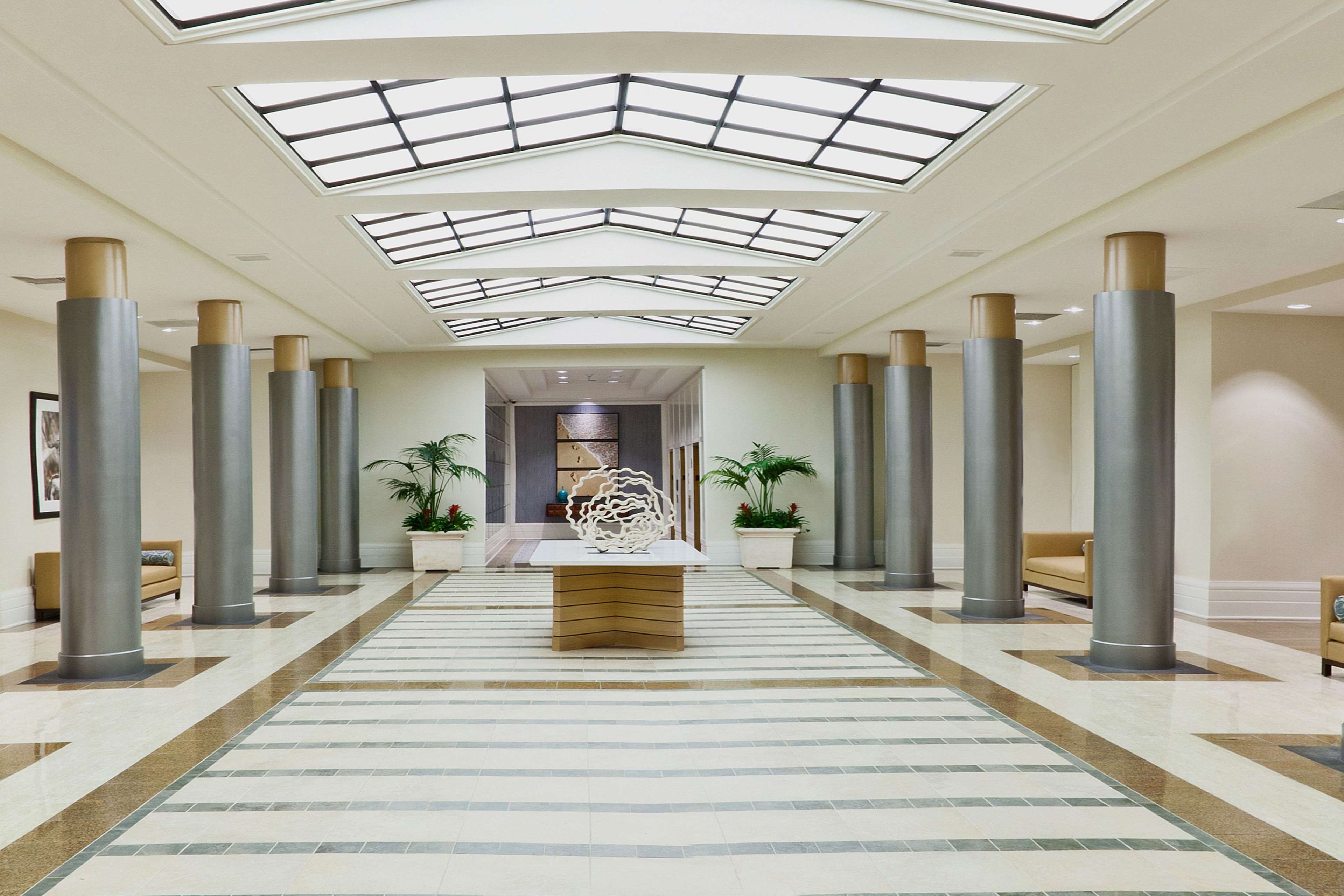 Фото Sonesta Redondo Beach & Marina