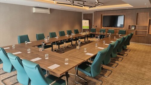 Гостиница Holiday Inn London Gatwick Worth в Кроули